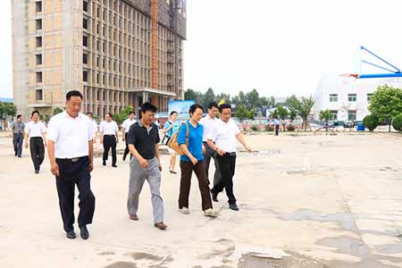 熱烈歡迎省委、市委領(lǐng)導(dǎo)蒞臨山東中運(yùn)考察調(diào)研