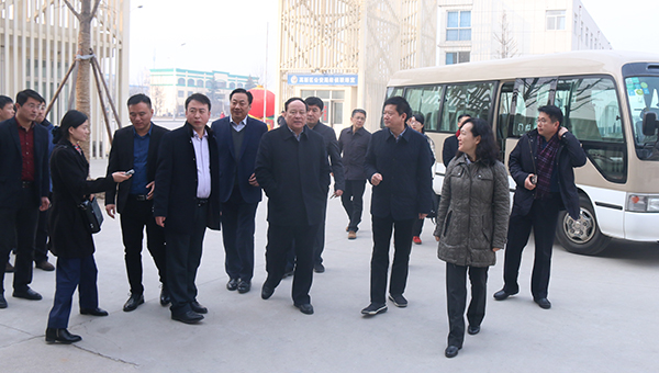 熱烈歡迎山東省銀監(jiān)局陳穎局長一行蒞臨我集團參觀指導 銀監(jiān)局 領導來訪